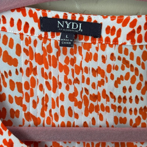 Large NYDJ Red & White Blouse W 3/4 Length Sleeves Timeless Classic Flattering - Picture 3 of 4